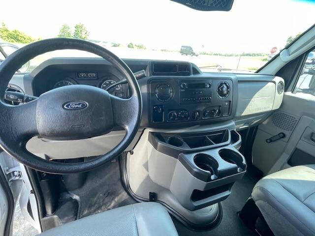 2014 Ford E-Series E-350 SD