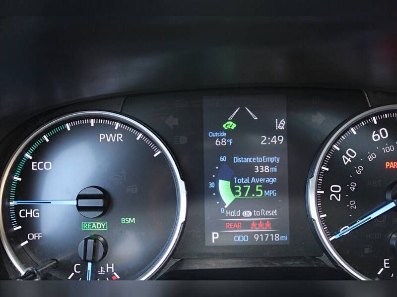 2022 Toyota RAV4 Hybrid XLE