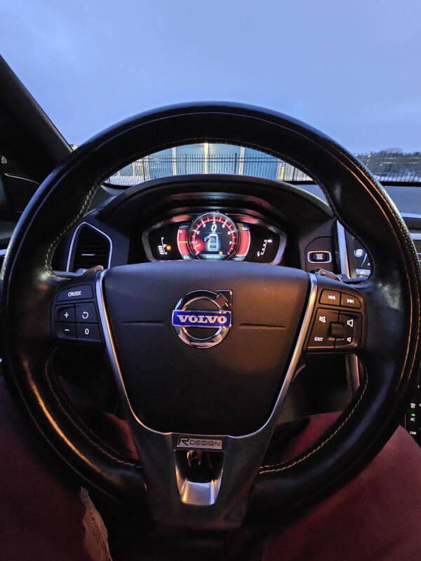 2015 Volvo XC60 T6 R-Design Premier Plus