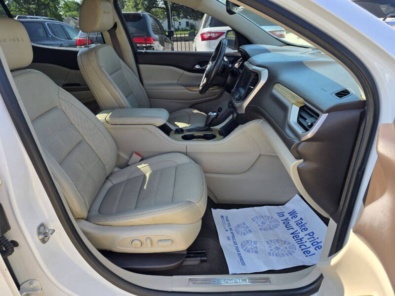 2017 GMC Acadia Denali