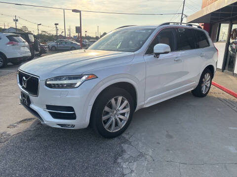 2016 Volvo XC90 T6 Momentum