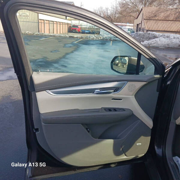 2017 Cadillac XT5 Premium Luxury