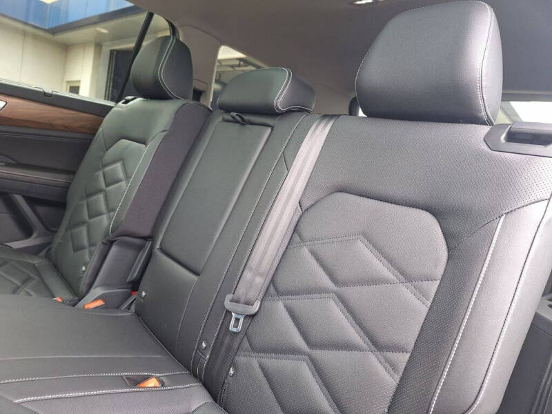 2025 Volkswagen Atlas SE