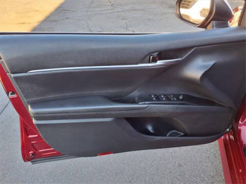 2020 Toyota Camry Hybrid LE