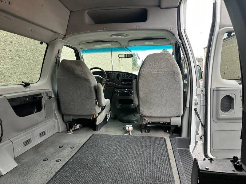 2008 Ford E-Series E-150 XLT