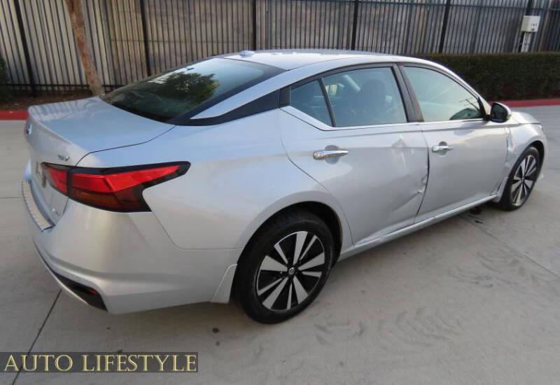 2021 Nissan Altima 2.5 SV