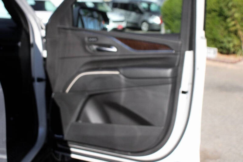 2023 Cadillac Escalade Sport Platinum