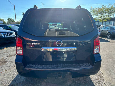 2008 Nissan Pathfinder LE