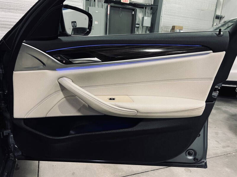 2019 BMW 5 Series 530i