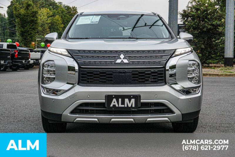 2023 Mitsubishi Outlander SE