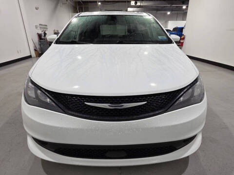 2022 Chrysler Voyager LX