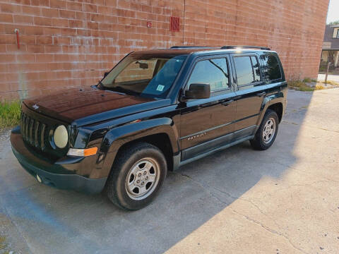 2011 Jeep Patriot for sale at Best Deal Motors in Saint Charles MO