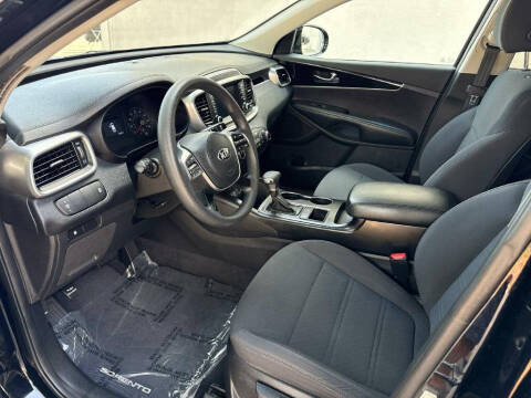 2019 Kia Sorento LX