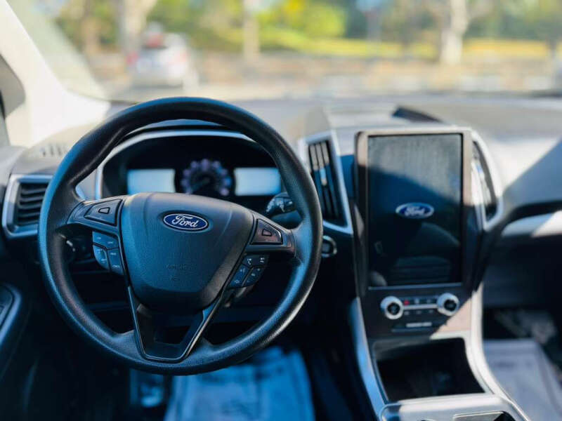2021 Ford Edge SE