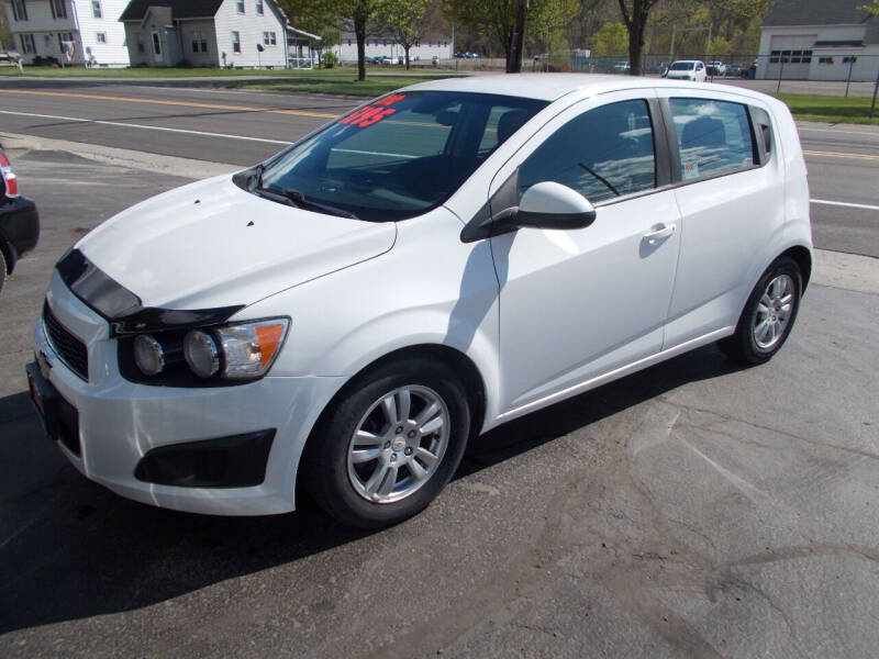 2012-chevrolet-sonic-ls-4dr-hatchback-w-2ls.jpg