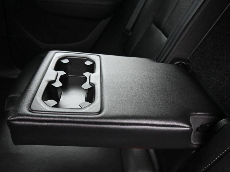 2021 Volvo XC40 T5 Momentum