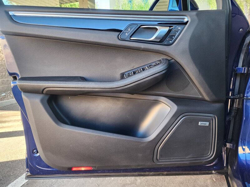 2022 Porsche Macan