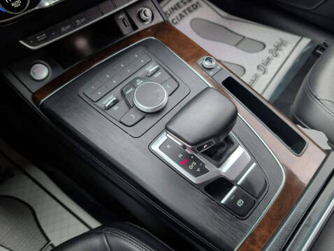 2019 Audi Q5 quattro Premium 45 TFSI