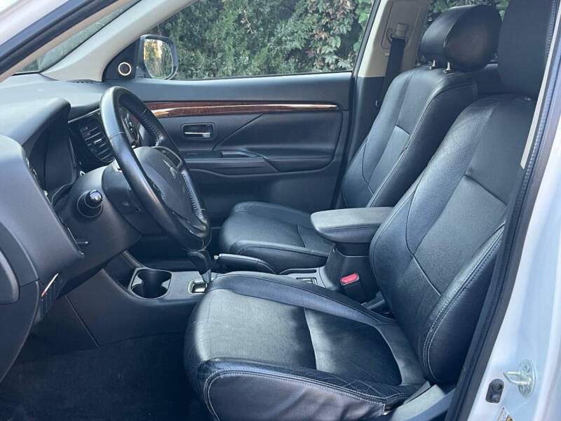 2015 Mitsubishi Outlander SE