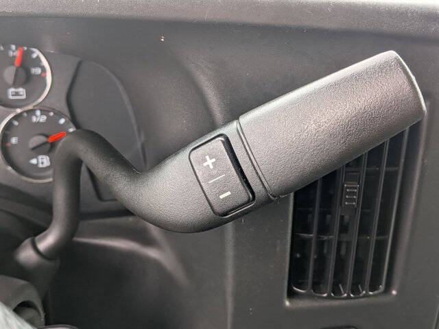 2025 Chevrolet Express LT 3500