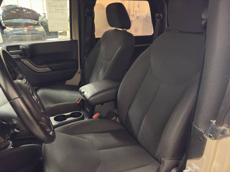 2017 Jeep Wrangler Willys Wheeler