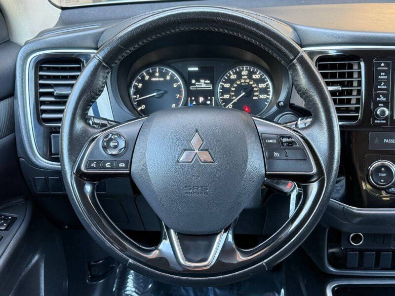 2017 Mitsubishi Outlander ES
