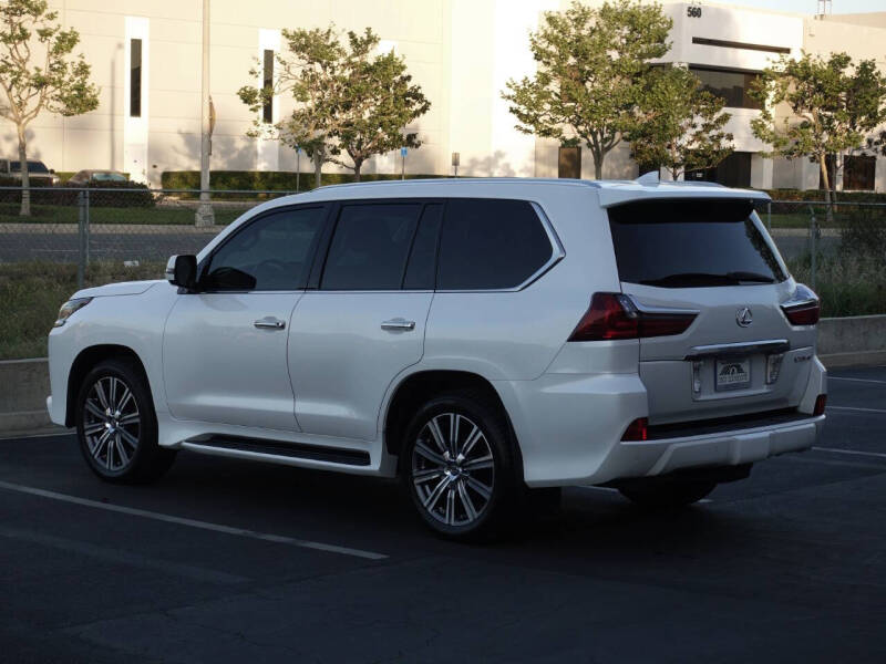 2016 Lexus LX 570