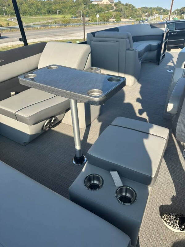 2023 Veranda Pontoon Relax Series