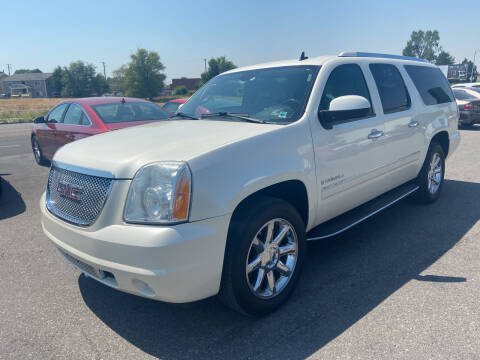 2009 GMC Yukon XL for sale at BELOW BOOK AUTO SALES in Idaho Falls ID