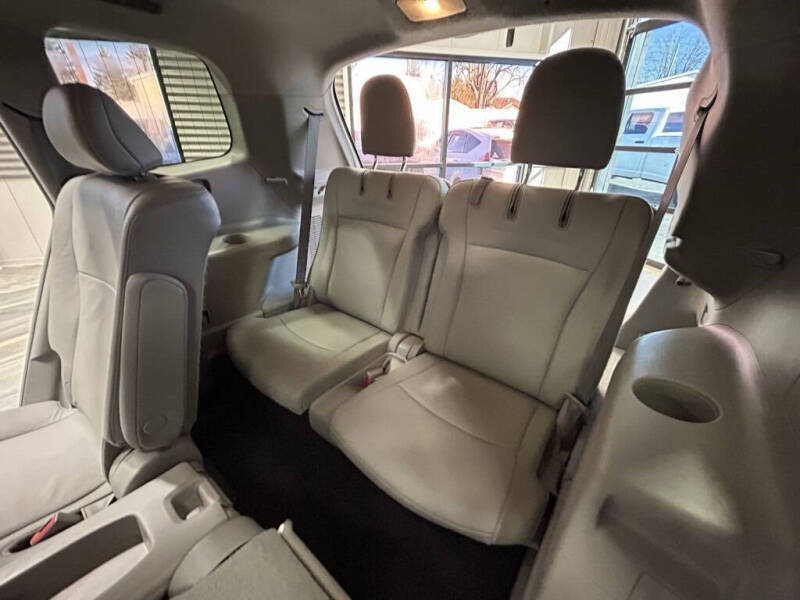 2011 Toyota Highlander SE