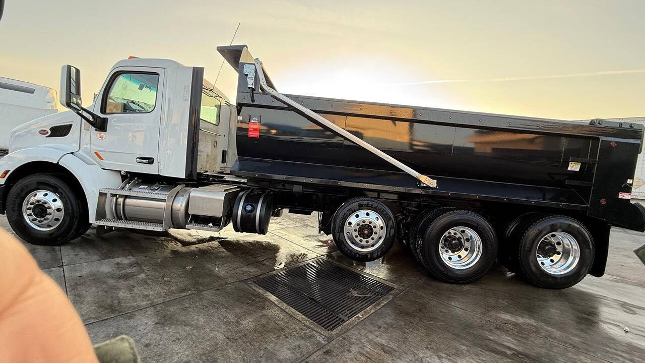 2022 PETERBILT 579 SUPER 10 DUMP TRUCK for sale at KING TRUCK TRAILER SALES in Bakersfield, CA