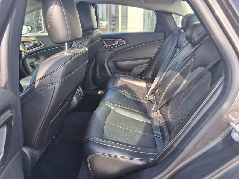 2015 Chrysler 200 C