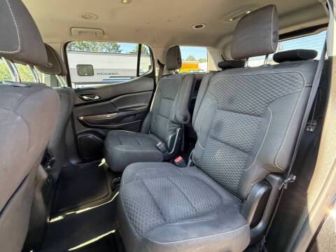 2017 GMC Acadia SLE-2
