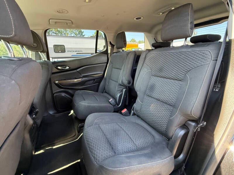 2017 GMC Acadia SLE-2