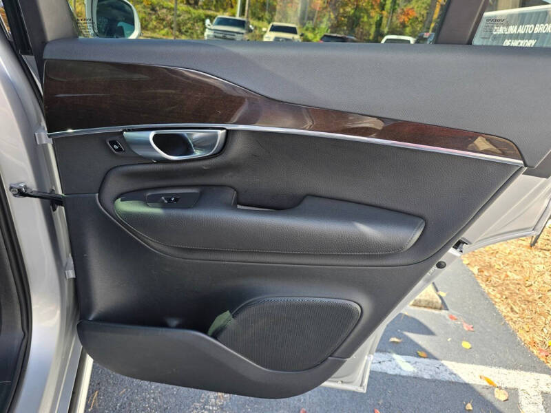 2019 Volvo XC90 T6 Momentum