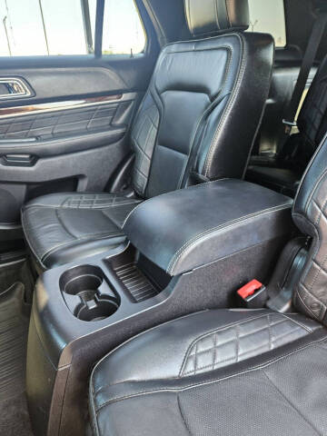 2017 Ford Explorer Platinum