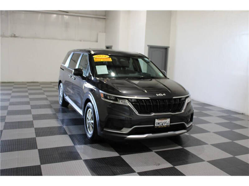2024 Kia Carnival LX
