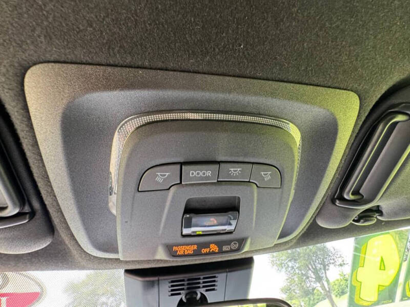 2024 Toyota Corolla Hatchback SE