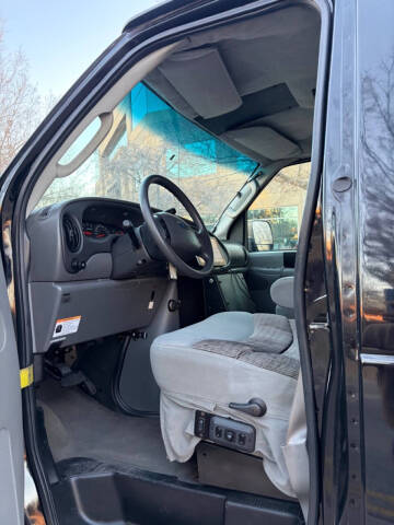 2004 Ford E-Series E-350 SD