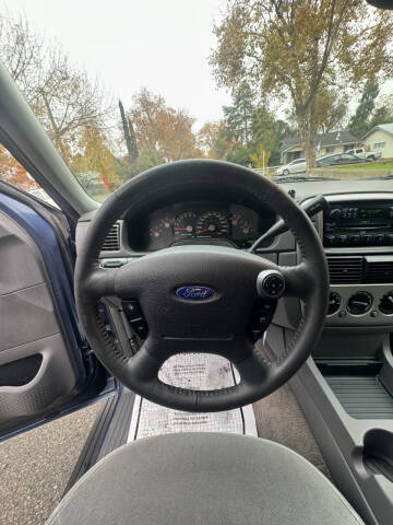 2004 Ford Explorer XLT