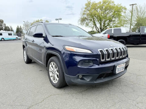 2015 Jeep Cherokee for sale at Best Rate Motors in Davis CA