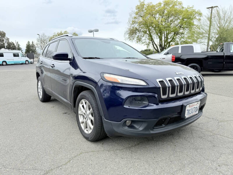 2015 Jeep Cherokee for sale at Best Rate Motors in Davis CA