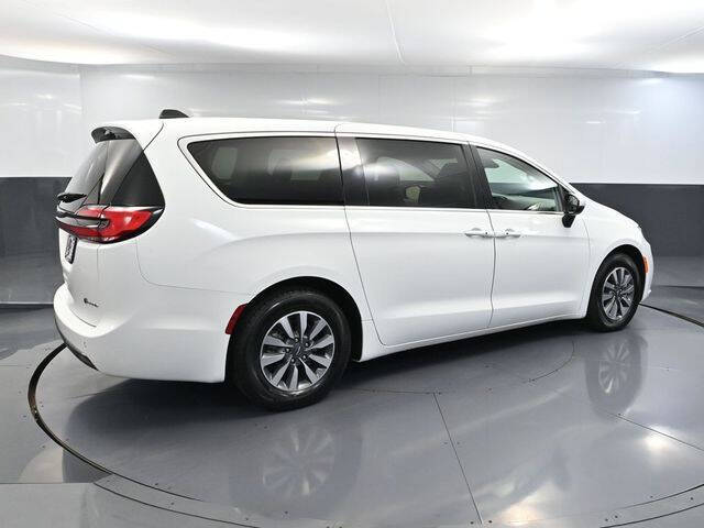 2023 Chrysler Pacifica Plug-In Hybrid Touring L