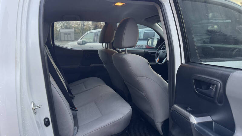 2017 Toyota Tacoma SR5 V6