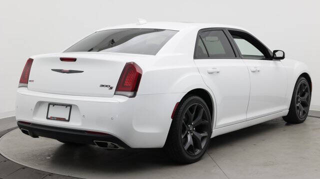 2022 Chrysler 300 S V6