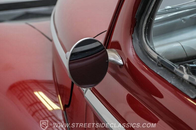 1948 Ford Deluxe