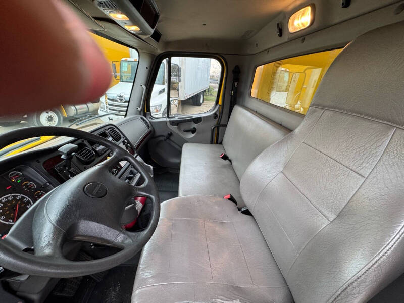 2018 Freightliner M2 106