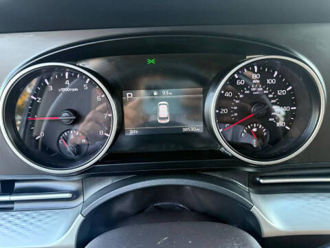 2024 Kia Carnival LX