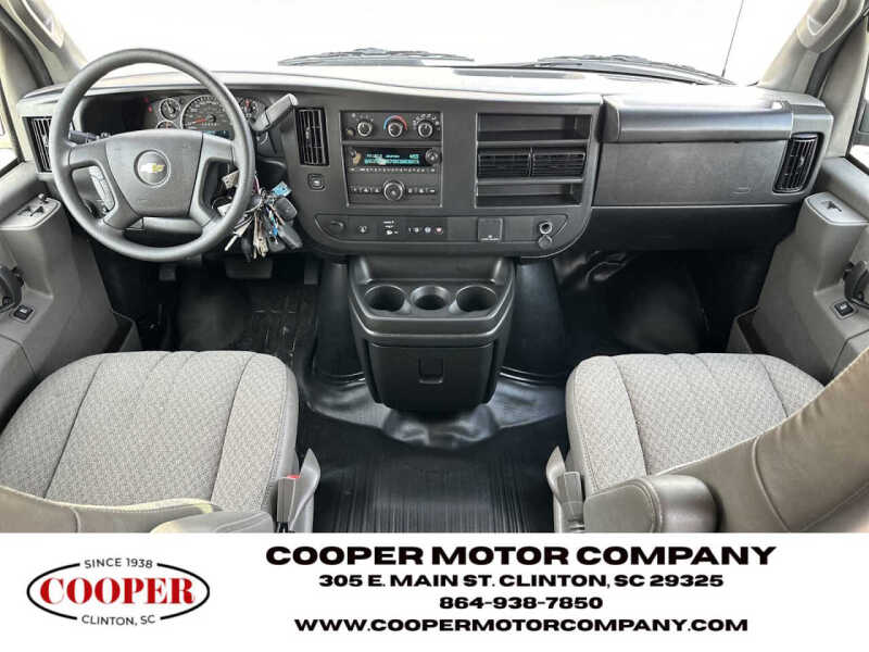 2025 Chevrolet Express LS 3500