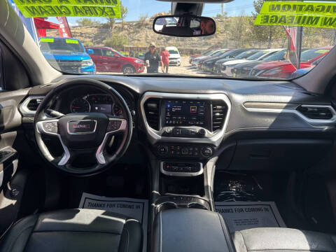 2023 GMC Acadia SLT